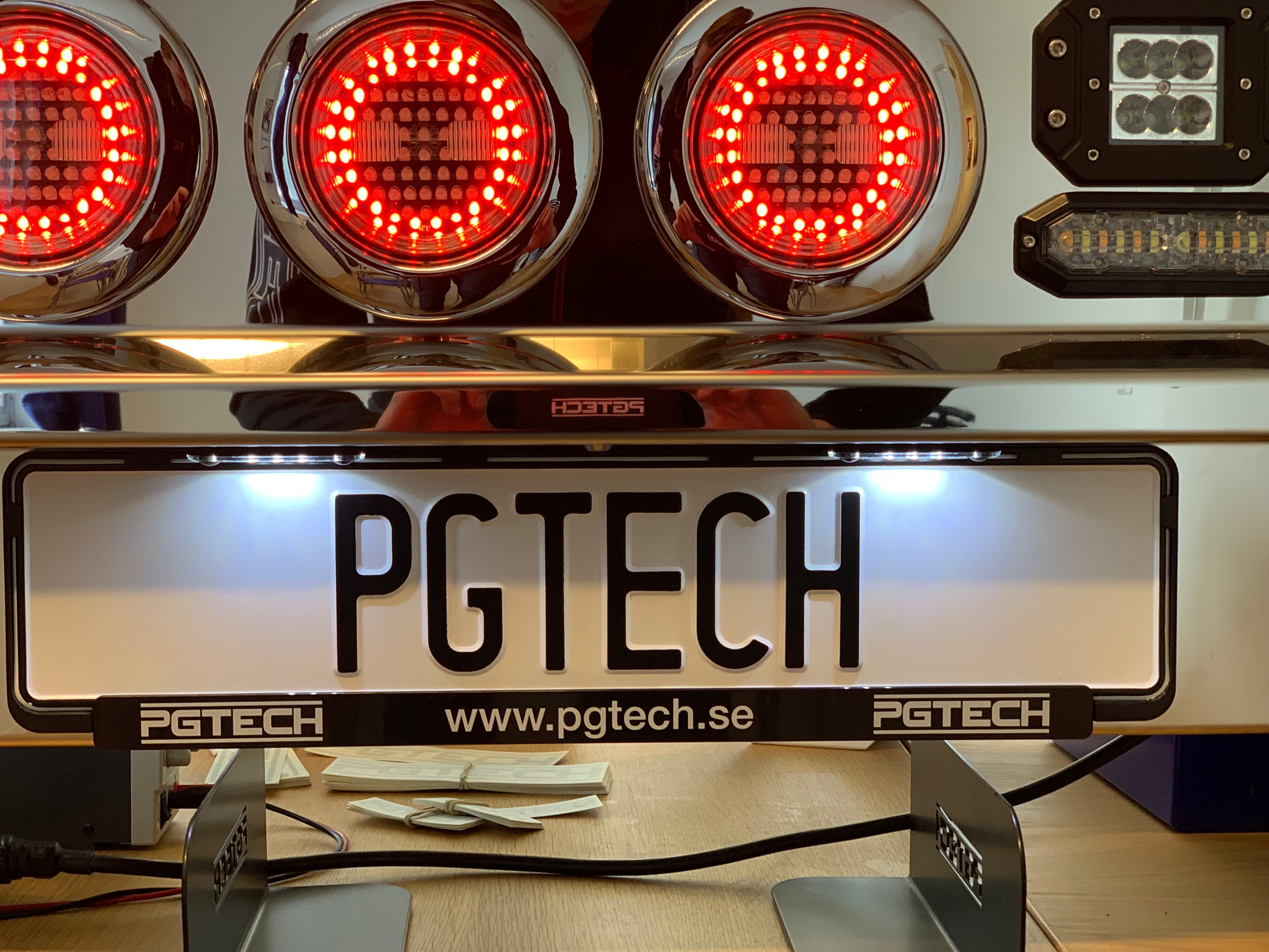 Liste til nummerpladeholder Pgtech