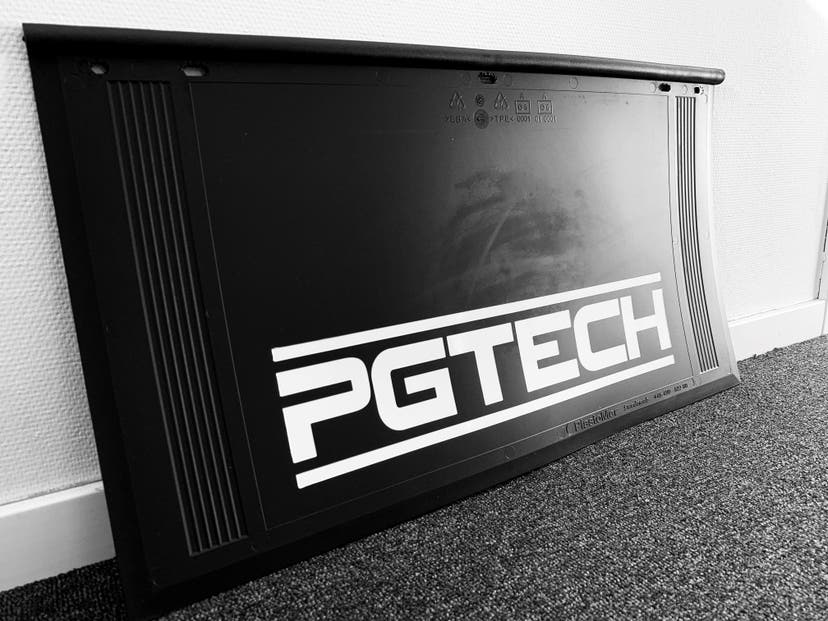 Stænkskærme Pgtech 650x350 Hvid logo